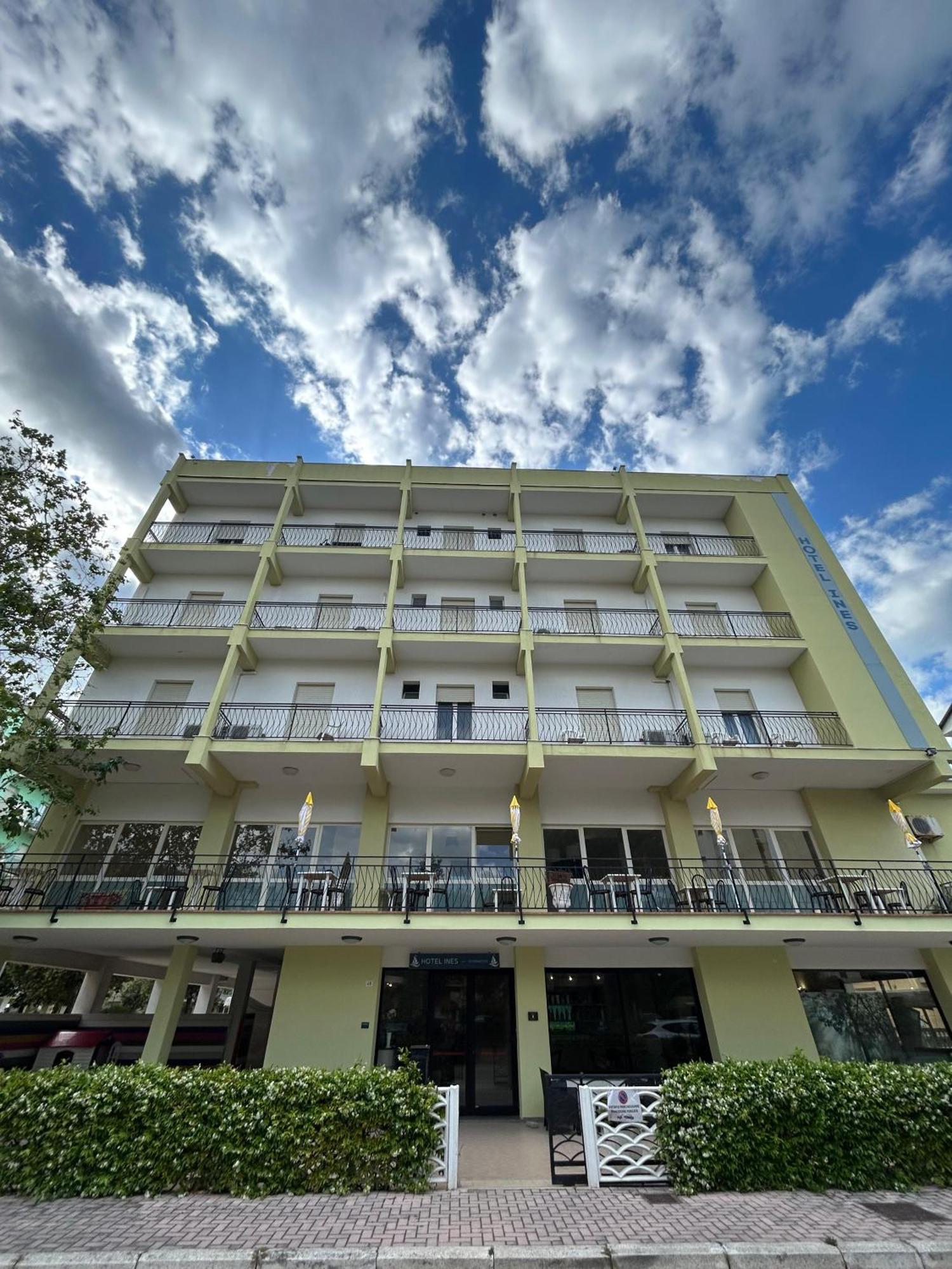 Hotel Ines Cesenatico Exterior foto